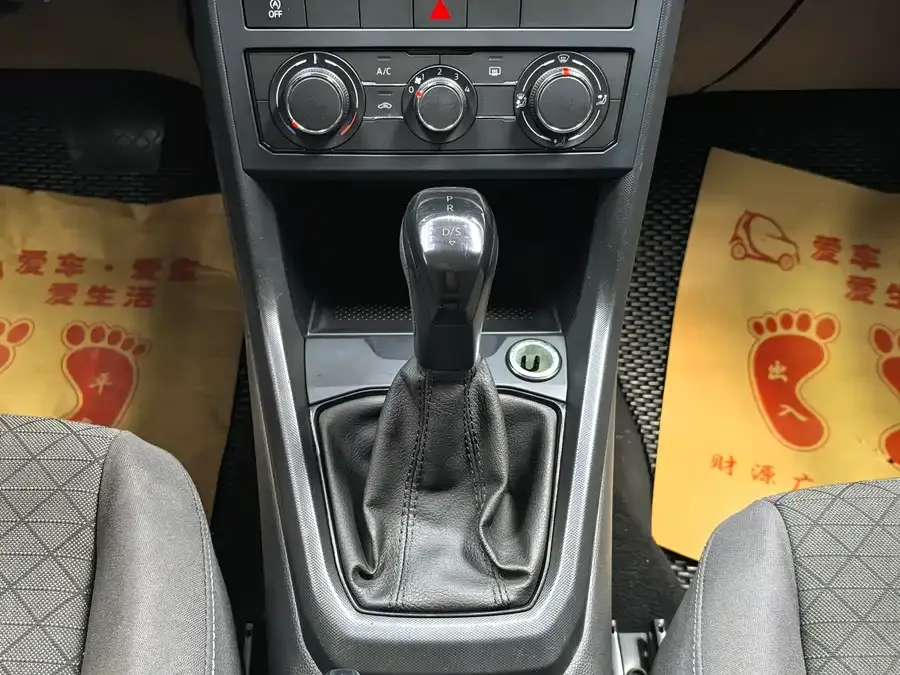 Volkswagen Tukai (T-Cross) Tukai 2023 facelift 1.5L automatic fashion version 2023 — миниатюра 4