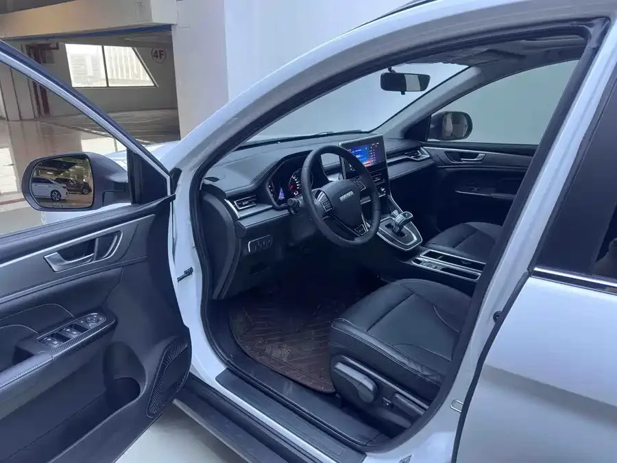 Haval M6 Haval M6 2023 PLUS 1.5T DCT Luxury Smart Connected Edition 2023 — миниатюра 3