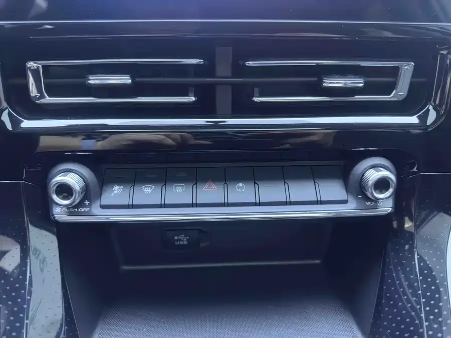Haval M6 Haval M6 2023 PLUS 1.5T DCT Luxury Smart Connected Edition 2023 — миниатюра 5