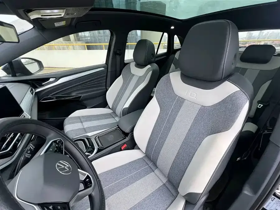 Volkswagen ID.4 Crozz ID.4 CROZZ 2022 Pure Enjoyment Limited Edition 2023 — миниатюра 4