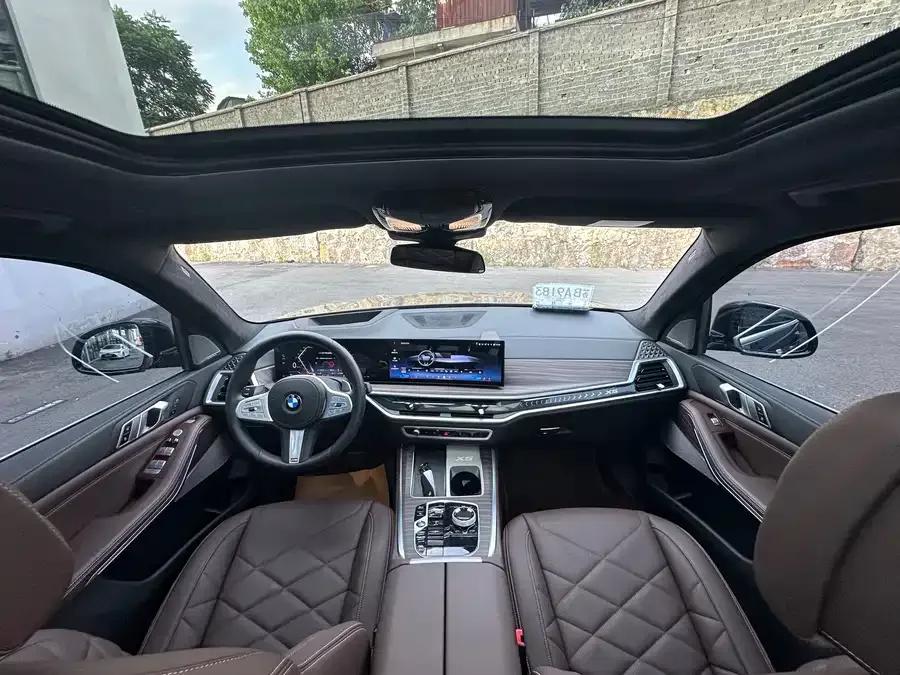 BMW X5 2023 xDrive 40Li M Sport Package 2025 — миниатюра 2