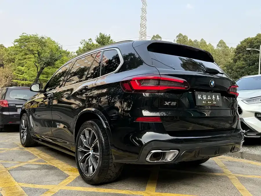 BMW X5 2023 xDrive 30Li Exclusive M Sport Package 2022 — миниатюра 2