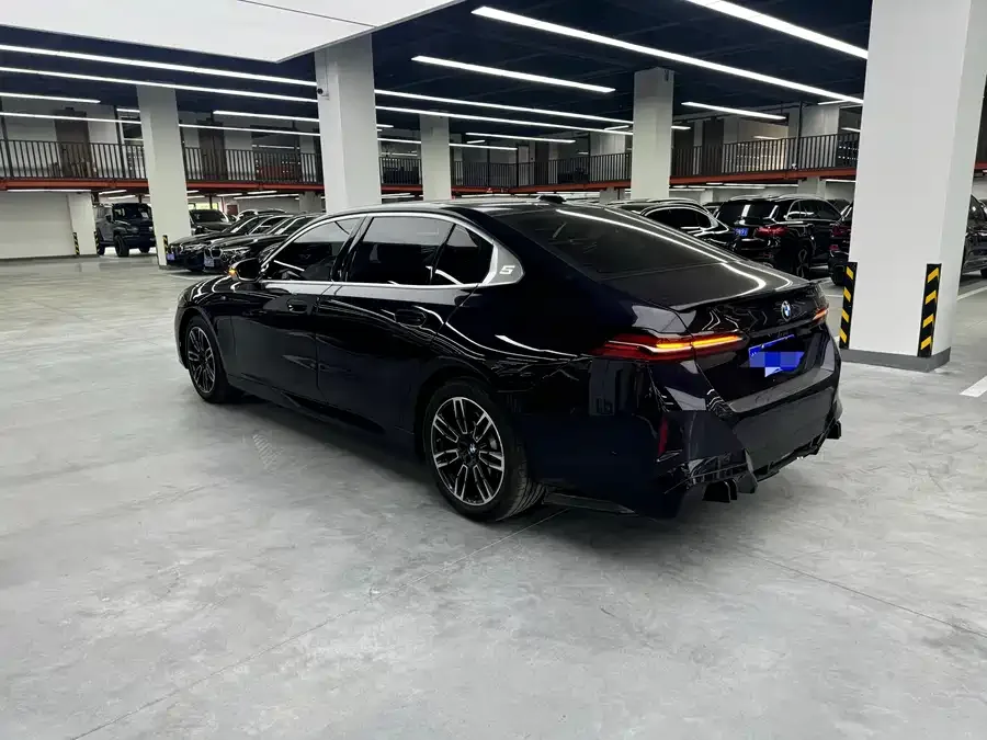 BMW 5 Series BMW 5 Series 2025 530Li xDrive M Sport Package 2025 — миниатюра 4