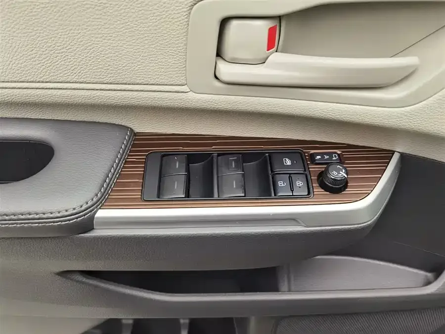 Toyota Sienna SIENNA 2023 2.5L Hybrid Comfort Edition 2024 — миниатюра 3