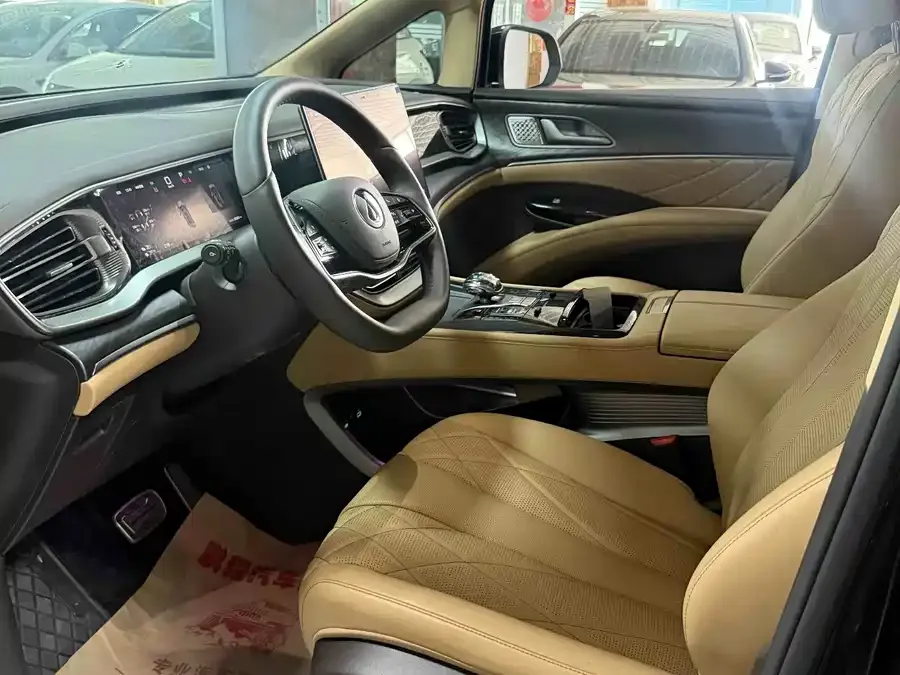 BYD D9 Denza D9 2025 DM-i 2WD Premium Edition 2025 — миниатюра 2