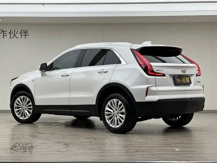 Cadillac XT4 2024 25T 2WD Fashion Edition 2025 — миниатюра 4