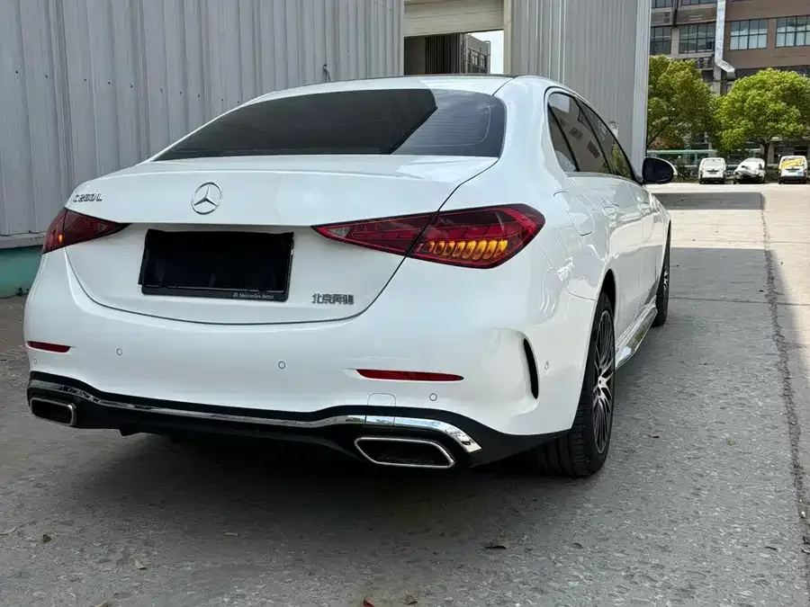 Mercedes-Benz Class C 2026 Mercedes-Benz C-Class C 260 L Sport Classic Edition 2025 — миниатюра 3