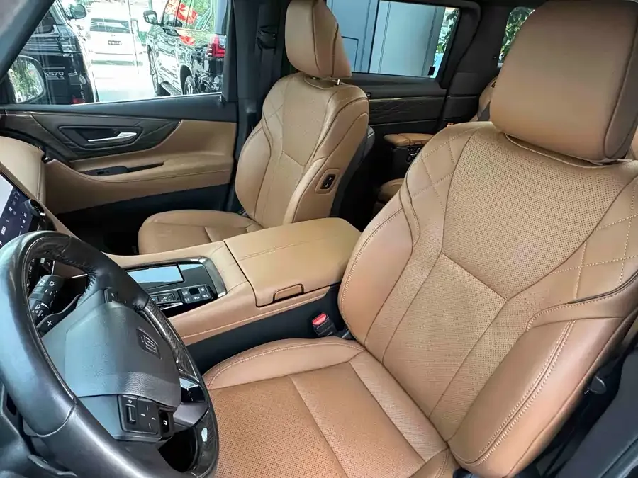 Toyota Crown Vellfire Vellfire 2024 Crown Hybrid 2.5L Supreme Executive Edition 2024 — миниатюра 4