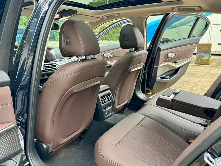 BMW 3 Series BMW 3 Series 2024 320Li M Sport Package 2024 — миниатюра 2