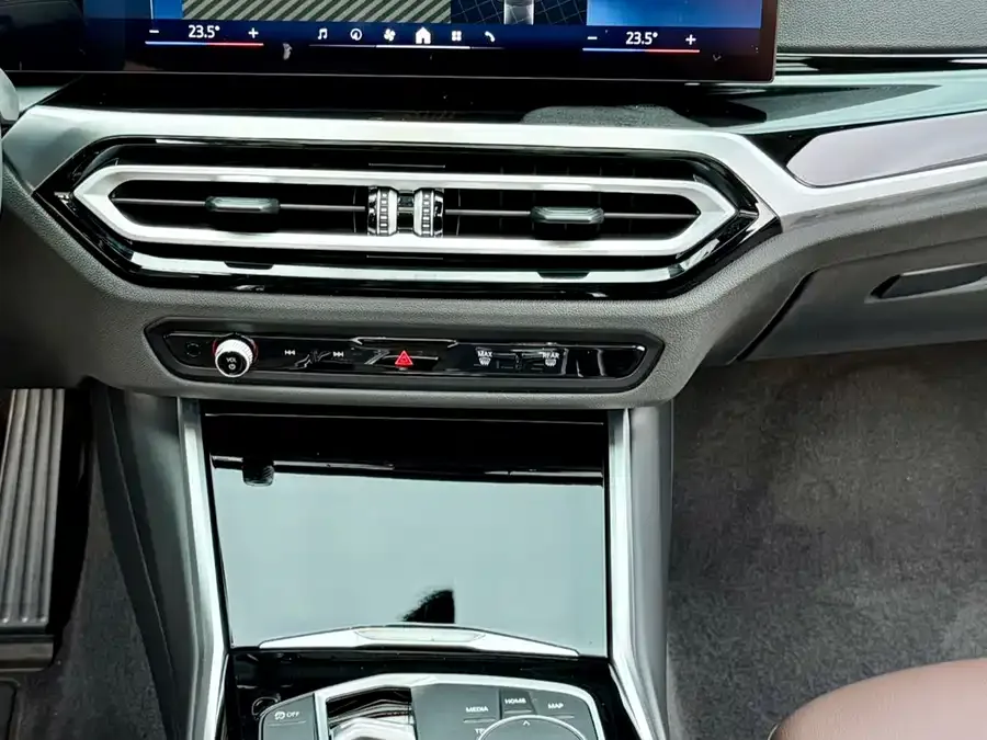BMW 3 Series BMW 3 Series 2024 320Li M Sport Package 2024 — миниатюра 3