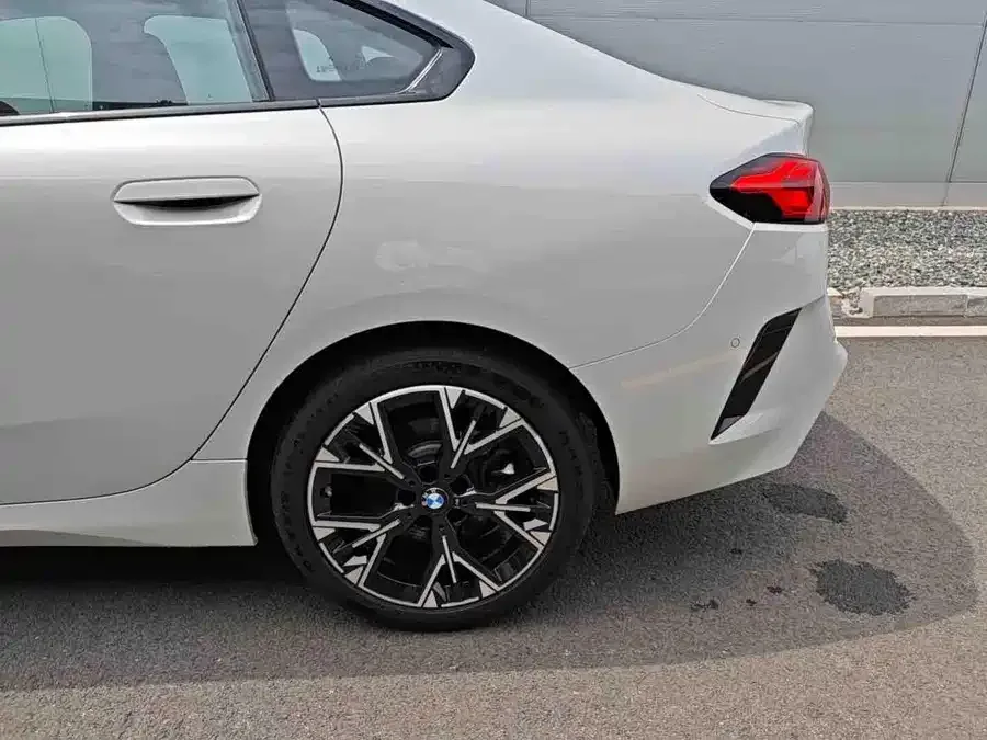 BMW 2 Series BMW 2 Series 2025 225L M Sports Package 2025 — миниатюра 5