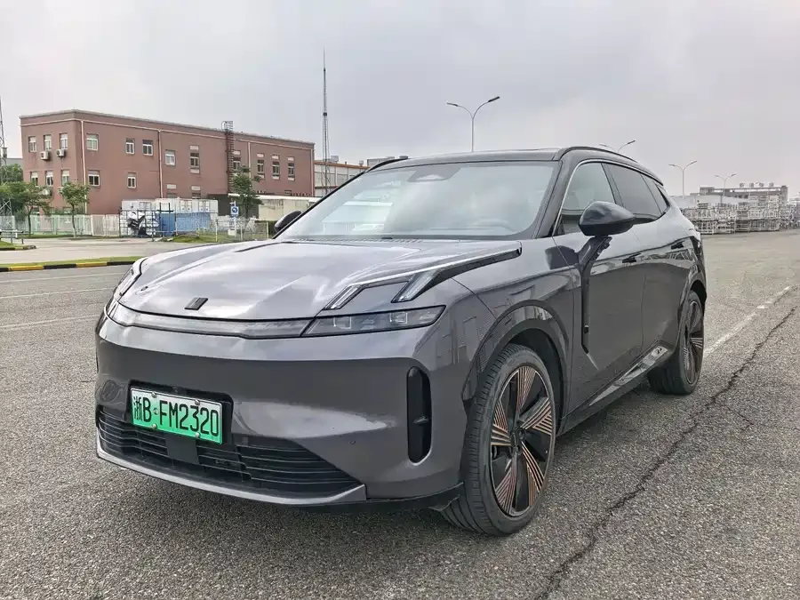 Lynk & Co 08 EM-P 2024