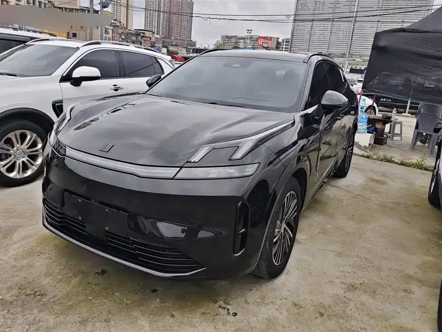 Lynk & Co 08 EM-P 2024