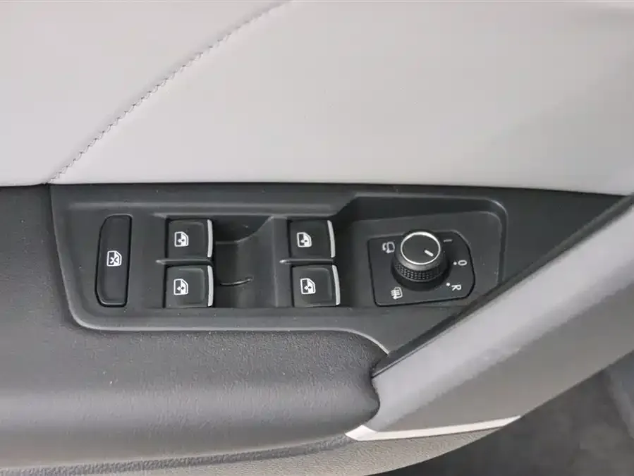 Volkswagen Tayron Tanyue 2023 300TSI 2WD Luxury Plus Advanced Edition 2023 — миниатюра 4