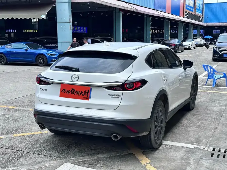 Mazda CX-4 2021 2.0L Automatic 2WD Blue Sky Youth Edition 2023 — миниатюра 3