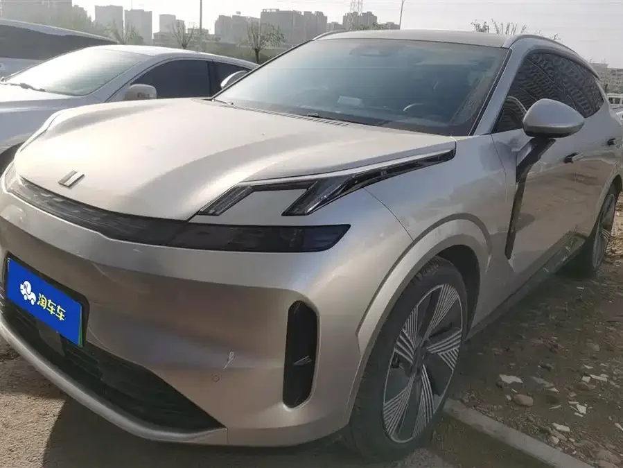 Lynk & Co 08 EM-P 2023