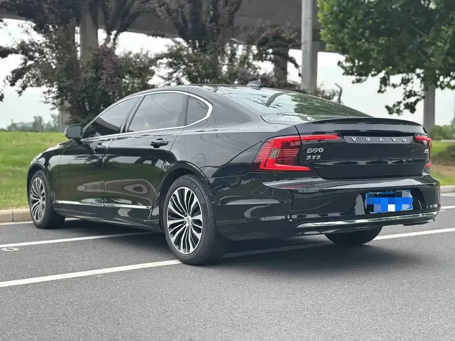 Volvo S90 2024 B5 Luxury Edition 2024 — миниатюра 3
