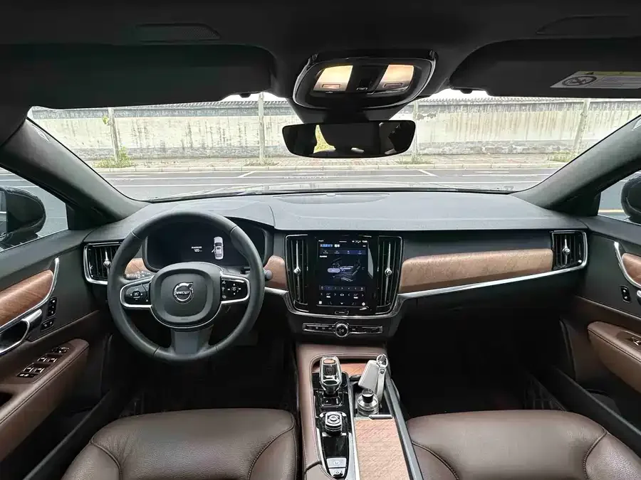 Volvo S90 2024 B5 Luxury Edition 2024 — миниатюра 4