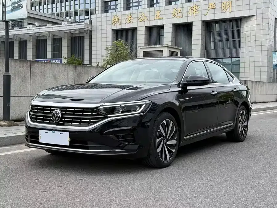 Volkswagen Passat 2025