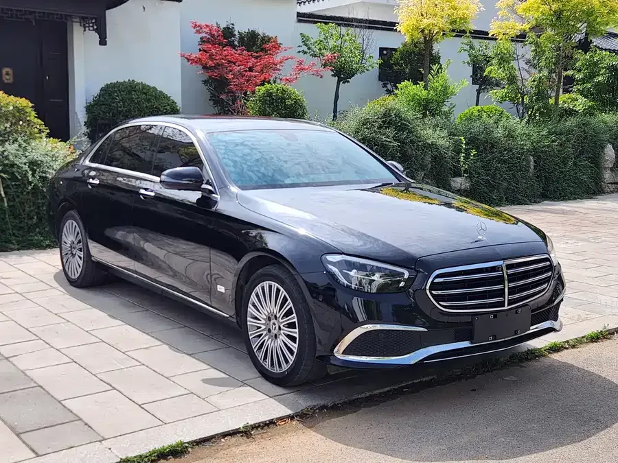 Mercedes-Benz E-Class 2022