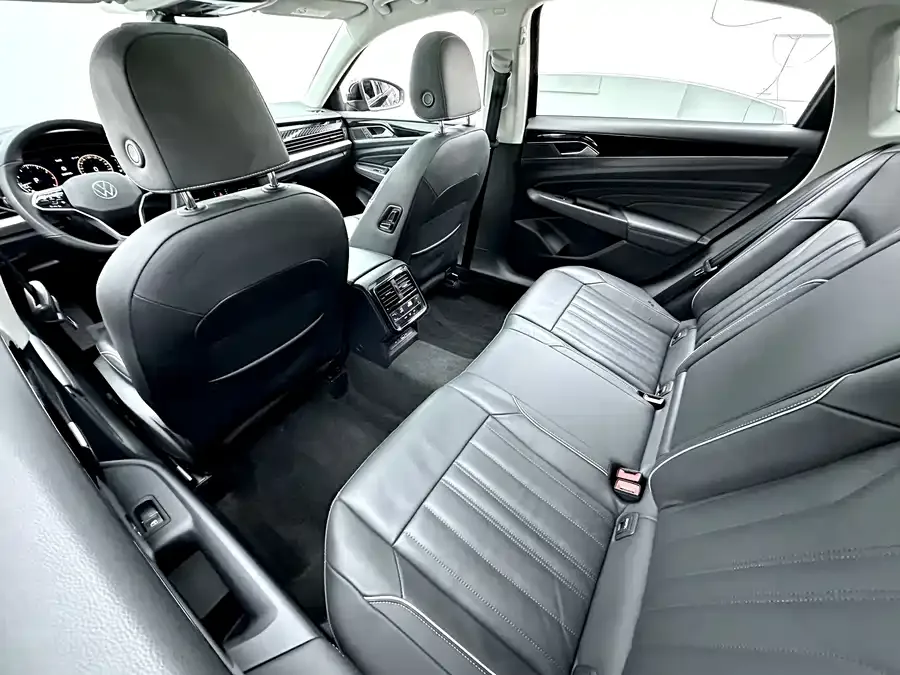 Volkswagen Passat Passat 2023 facelift 330TSI Elite Edition 2023 — миниатюра 4