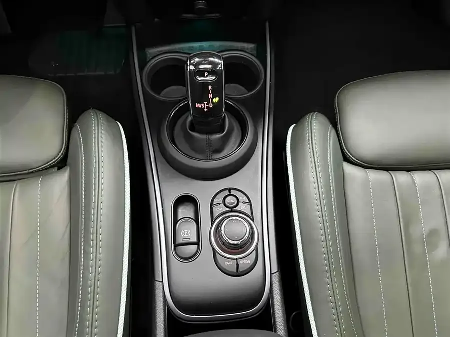 MINI Countryman MINI COUNTRYMAN 2023 1.5T COOPER ALL4 Uninhibited Special Edition 2023 — миниатюра 2