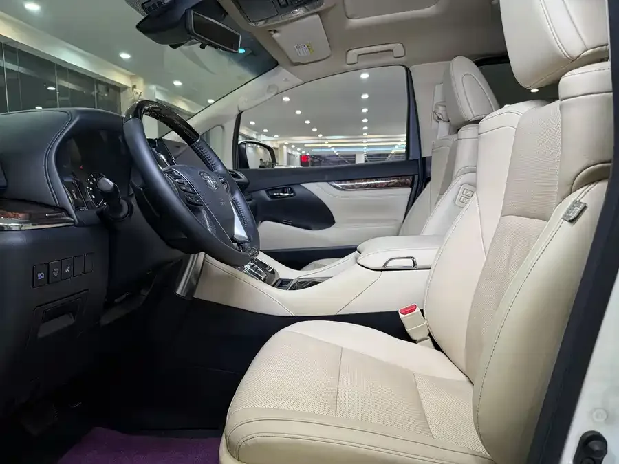 Toyota Alphard Alfa 2021 Dual Engine 2.5L Deluxe Edition 2023 — миниатюра 3