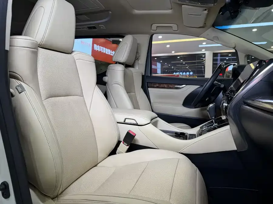 Toyota Alphard Alfa 2021 Dual Engine 2.5L Deluxe Edition 2023 — миниатюра 4