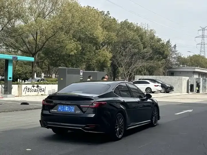 Toyota Camry Camry 2024 2.0E Elite Edition 2024 — миниатюра 3