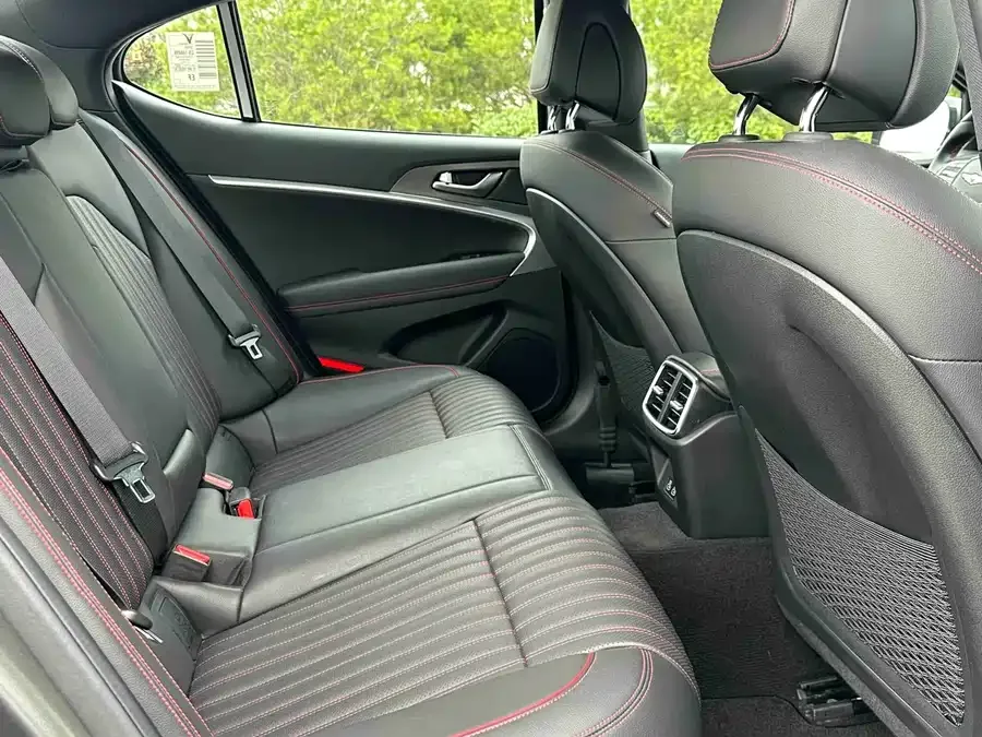 Genesis G70 Genesis G70 2024 2.0T rear-wheel drive luxury version 2024 — миниатюра 4