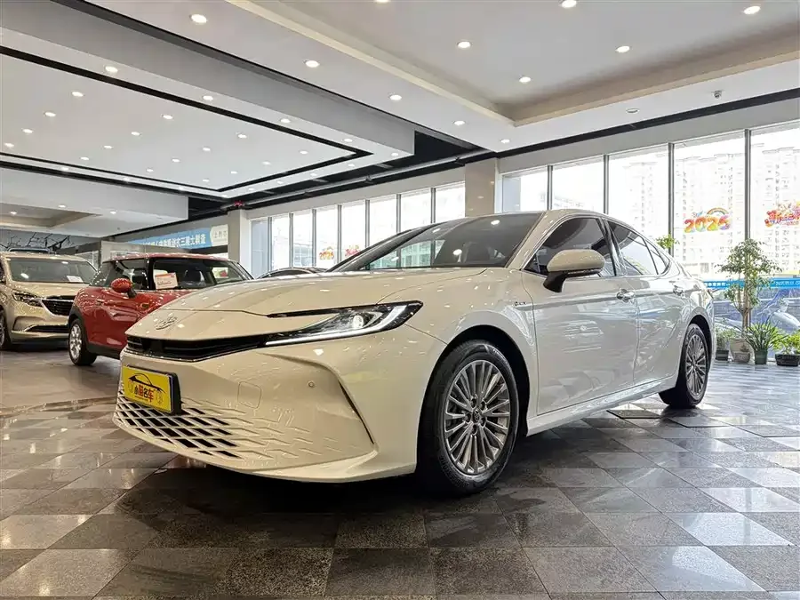 Toyota Camry 2025