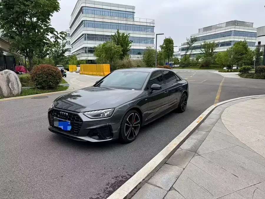 Audi a4 l 2025