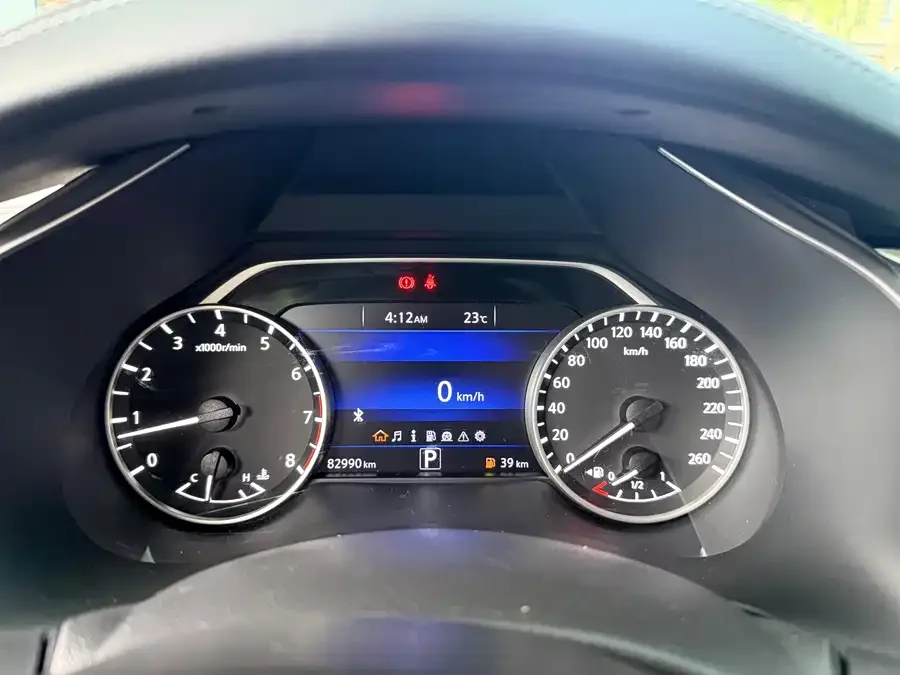 Nissan Murano Loulan 2021 2.5L XE 2WD Elite Edition 2023 — миниатюра 3