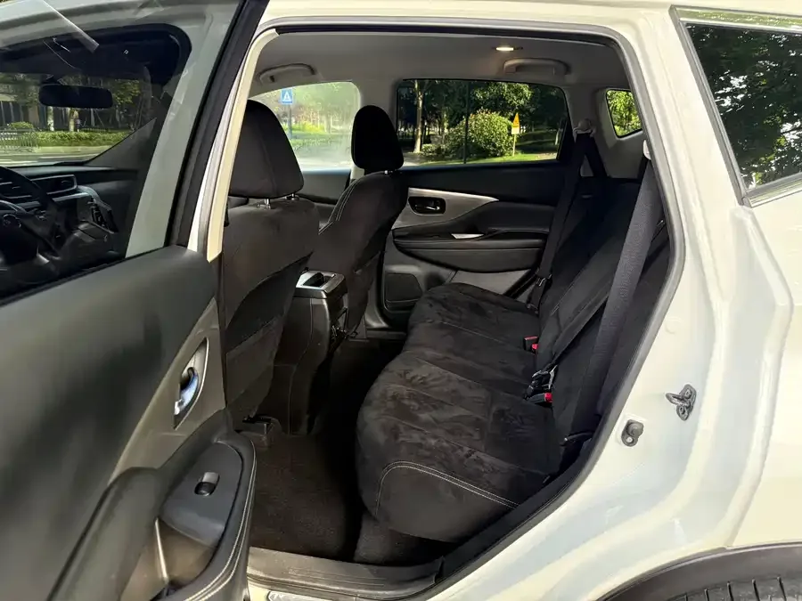 Nissan Murano Loulan 2021 2.5L XE 2WD Elite Edition 2023 — миниатюра 4