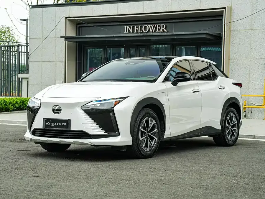 Lexus RZ 2023