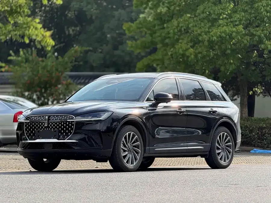 Lincoln Adventurer 2024
