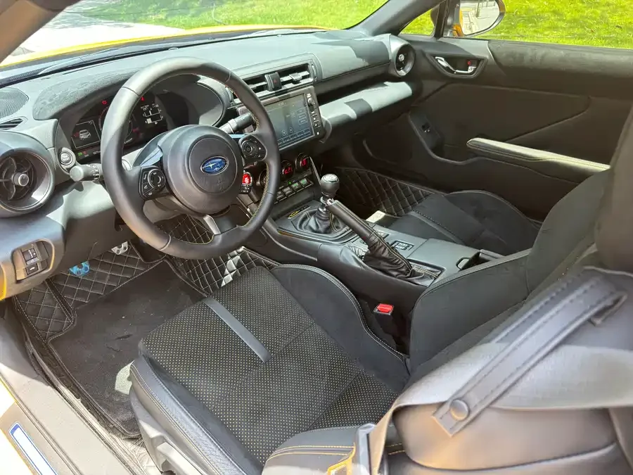 Subaru BRZ 2026 2.4L Manual Limited Edition 2026 — миниатюра 3