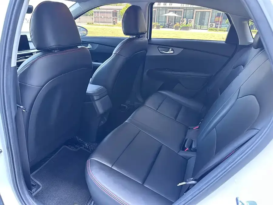 Kia K3 2023 1.5L CVT Comfort Edition 2023 — миниатюра 5