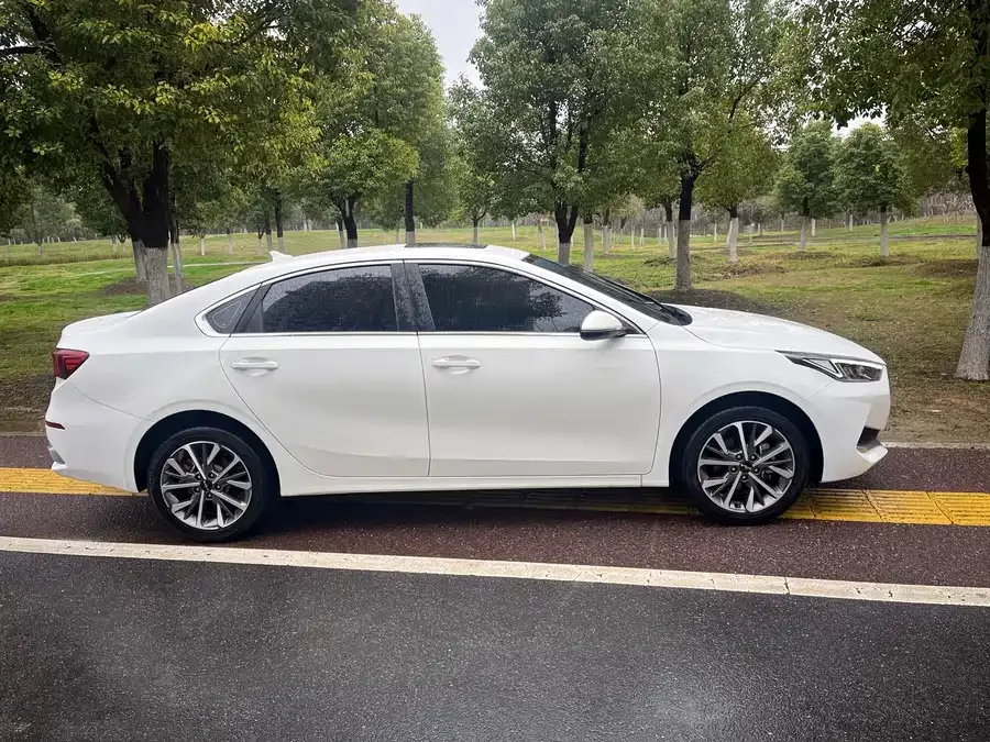 Kia K3 2021 facelift 1.5L CVT fashion version 2023 — миниатюра 2