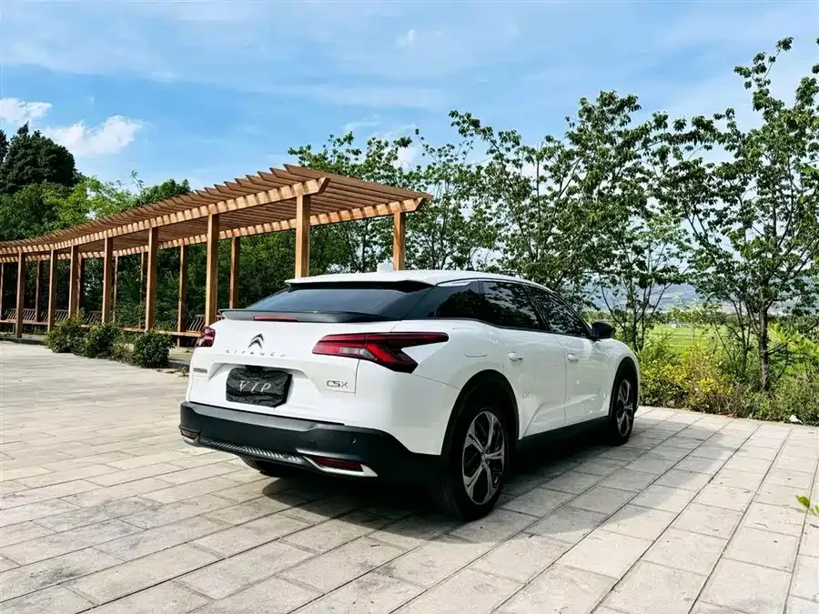 Citroen Versailles C5 X Versailles C5 2023 — миниатюра 2