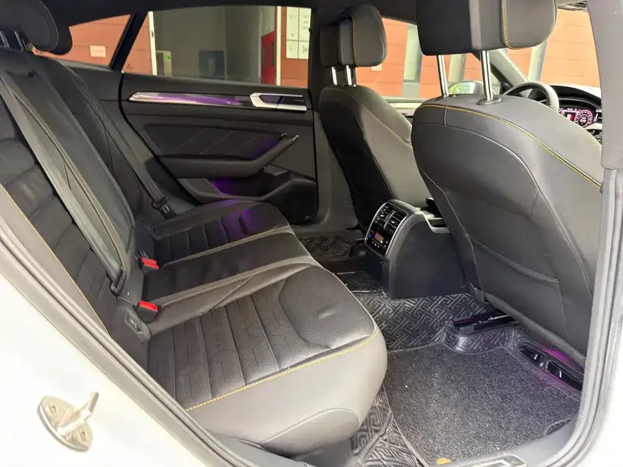 Volkswagen FAW- CC FAW-Volkswagen CC 2023 380TSI Eye-catching Edition 2023 — миниатюра 4