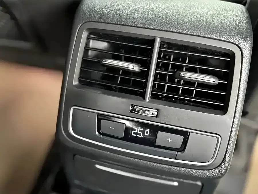 Audi a4 l 2024 40 TFSI luxury and dynamic model 2024 — миниатюра 3