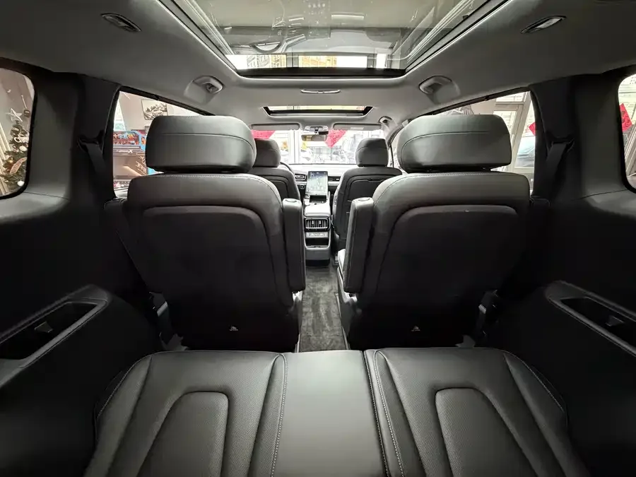 Hyundai Custo Kustu 2024 270TGDi TOP Smart Love Flagship Edition 2025 — миниатюра 3