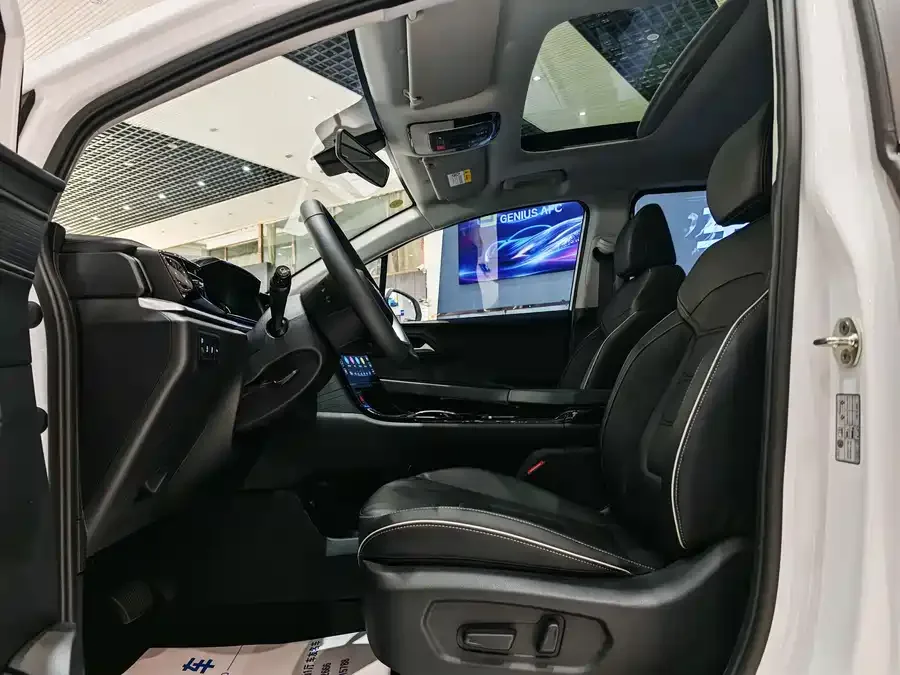 Hyundai Custo Kustu 2024 270TGDi LUX Premium Edition 2025 — миниатюра 2