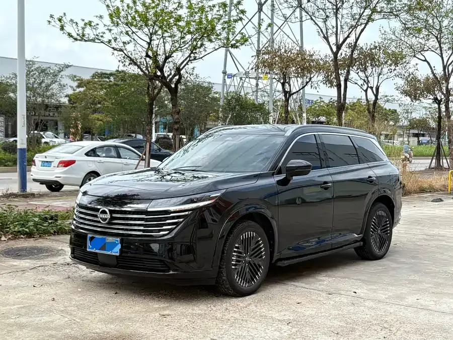 Nissan Pathfinder 2025