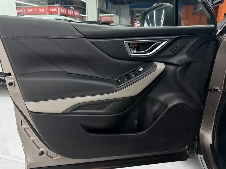 Subaru Forester 2022 Forester 2.0i AWD Luxury Edition 2022 — миниатюра 3