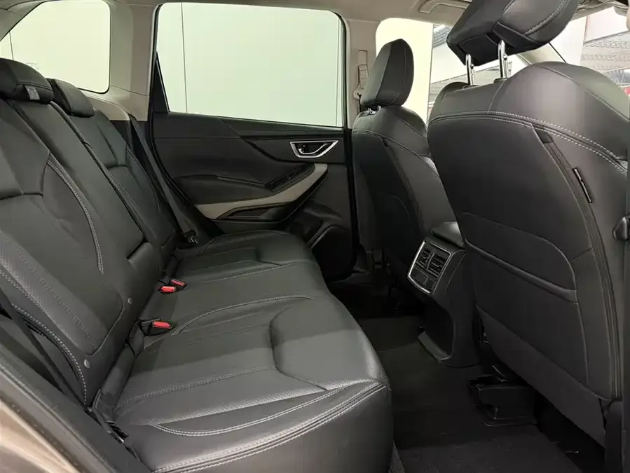 Subaru Forester 2022 Forester 2.0i AWD Luxury Edition 2022 — миниатюра 5