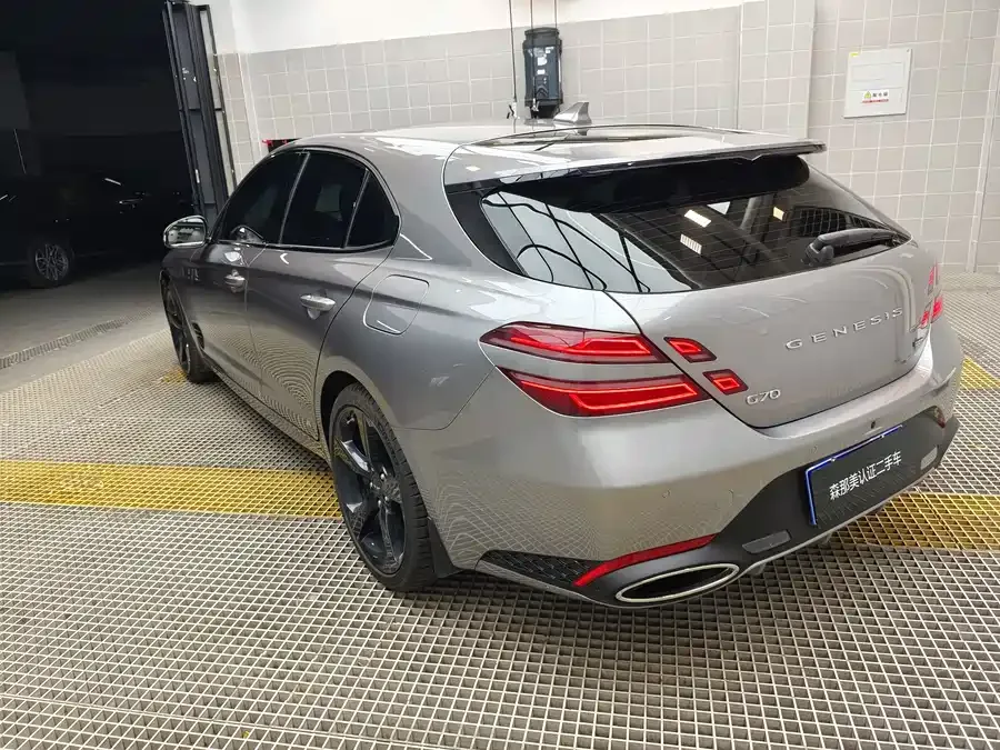 Genesis G70 Genesis G70 2024 2.0T Hunter Edition RWD Luxury Shooting Brake 2025 — миниатюра 2