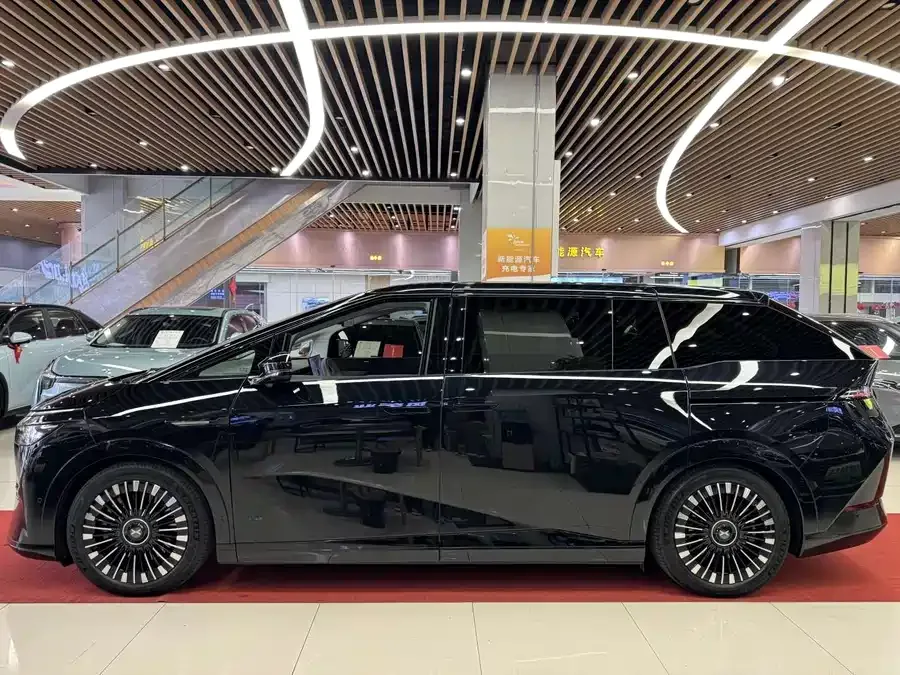 XPeng XPeng X9 XPeng X9 2025 model, pure electric, 740km ultra-long range (Max). 2025 — миниатюра 2