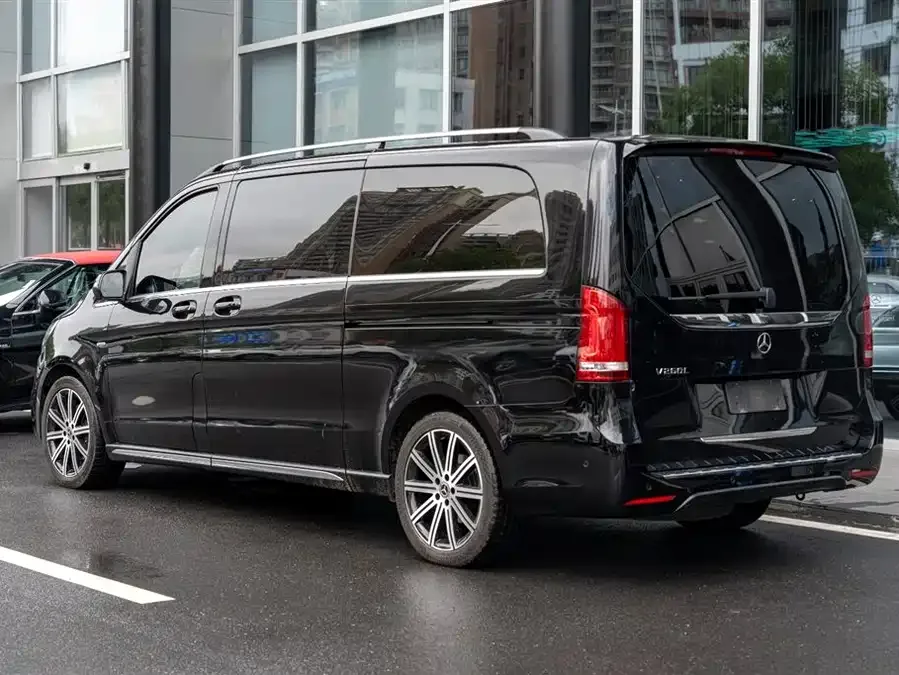 Mercedes-Benz Class V Mercedes-Benz V-Class 2022 V 260 L Long Wheelbase Luxury Edition 2023 — миниатюра 2